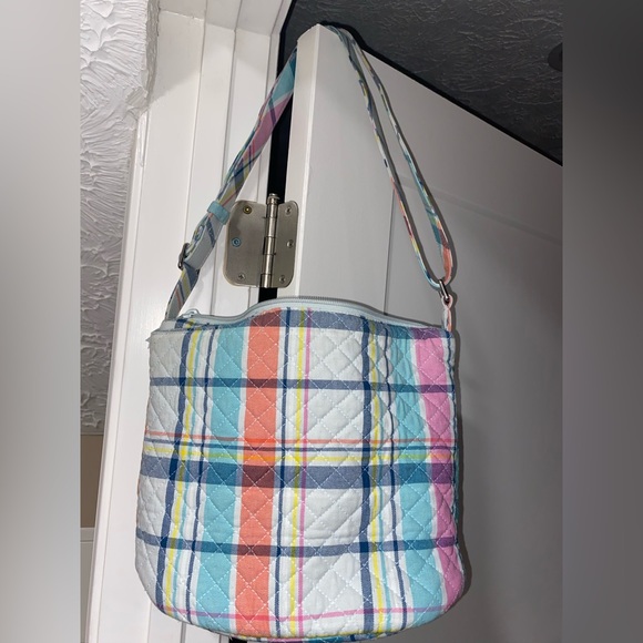 Vera Bradley Crossbody bucket bag in the pattern Ribbons plaid. - Picture 1 of 4
